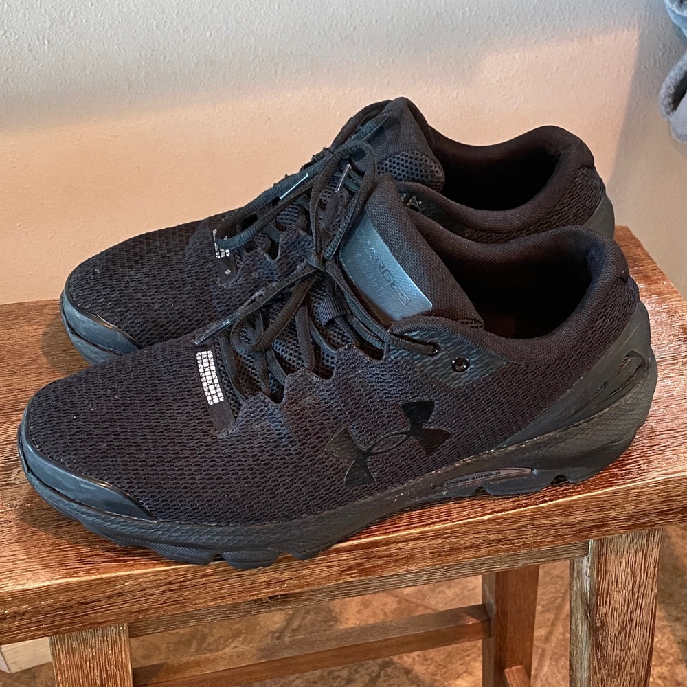Under Armour Men's Black Athletic Shoes